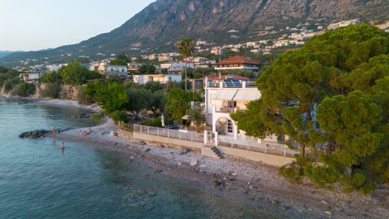 NIKOS-AIRBNB-25