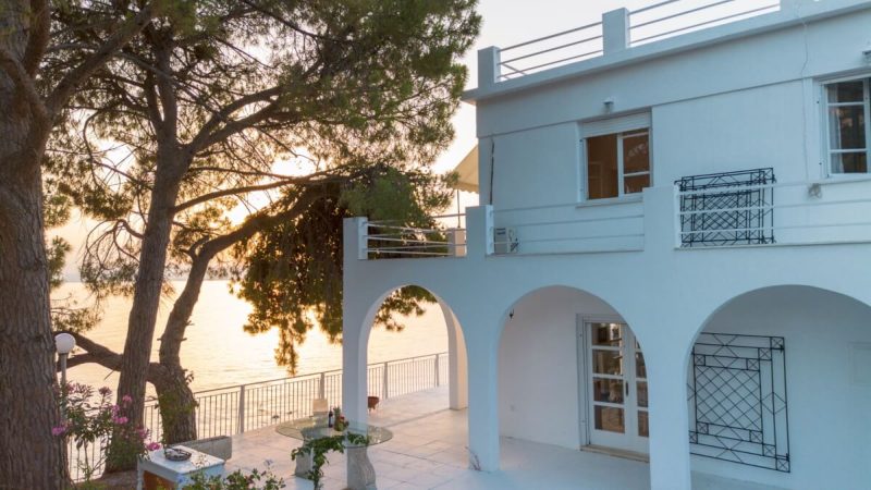 NIKOS-AIRBNB-27