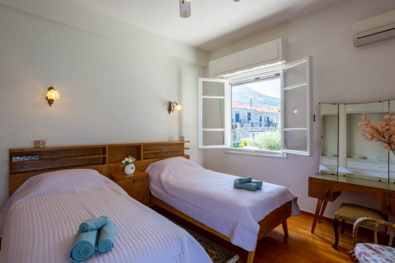 NIKOS-AIRBNB-57